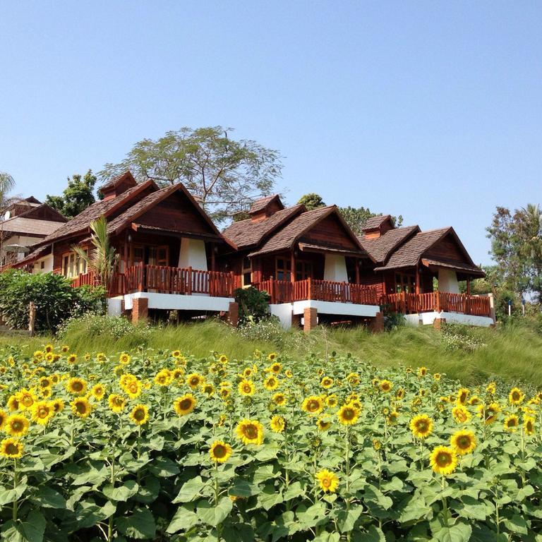 Gin'S Maekhong View Hotell Chiang Saen Exteriör bild