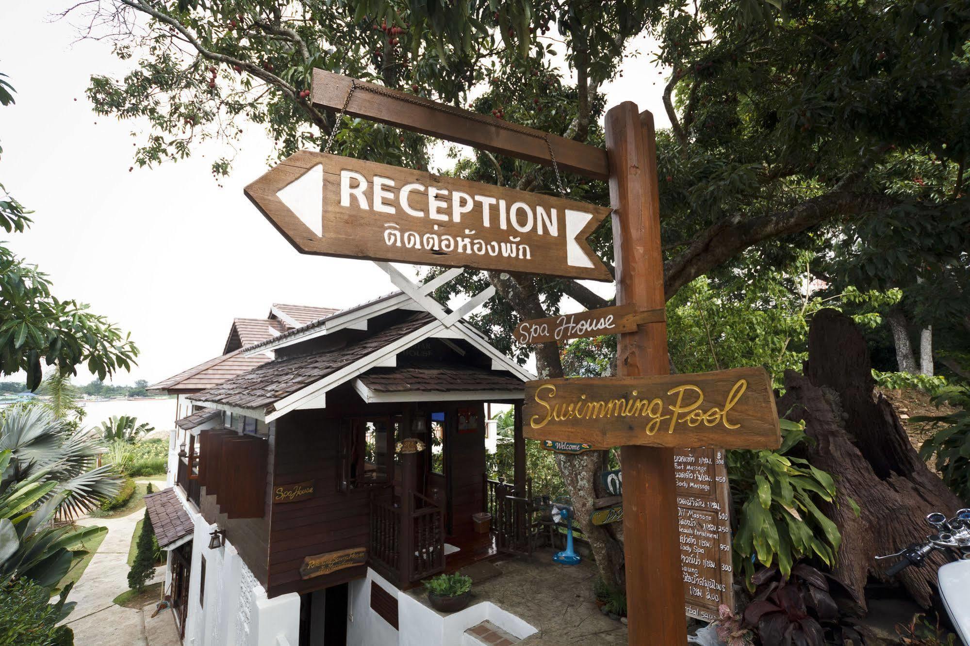 Gin'S Maekhong View Hotell Chiang Saen Exteriör bild