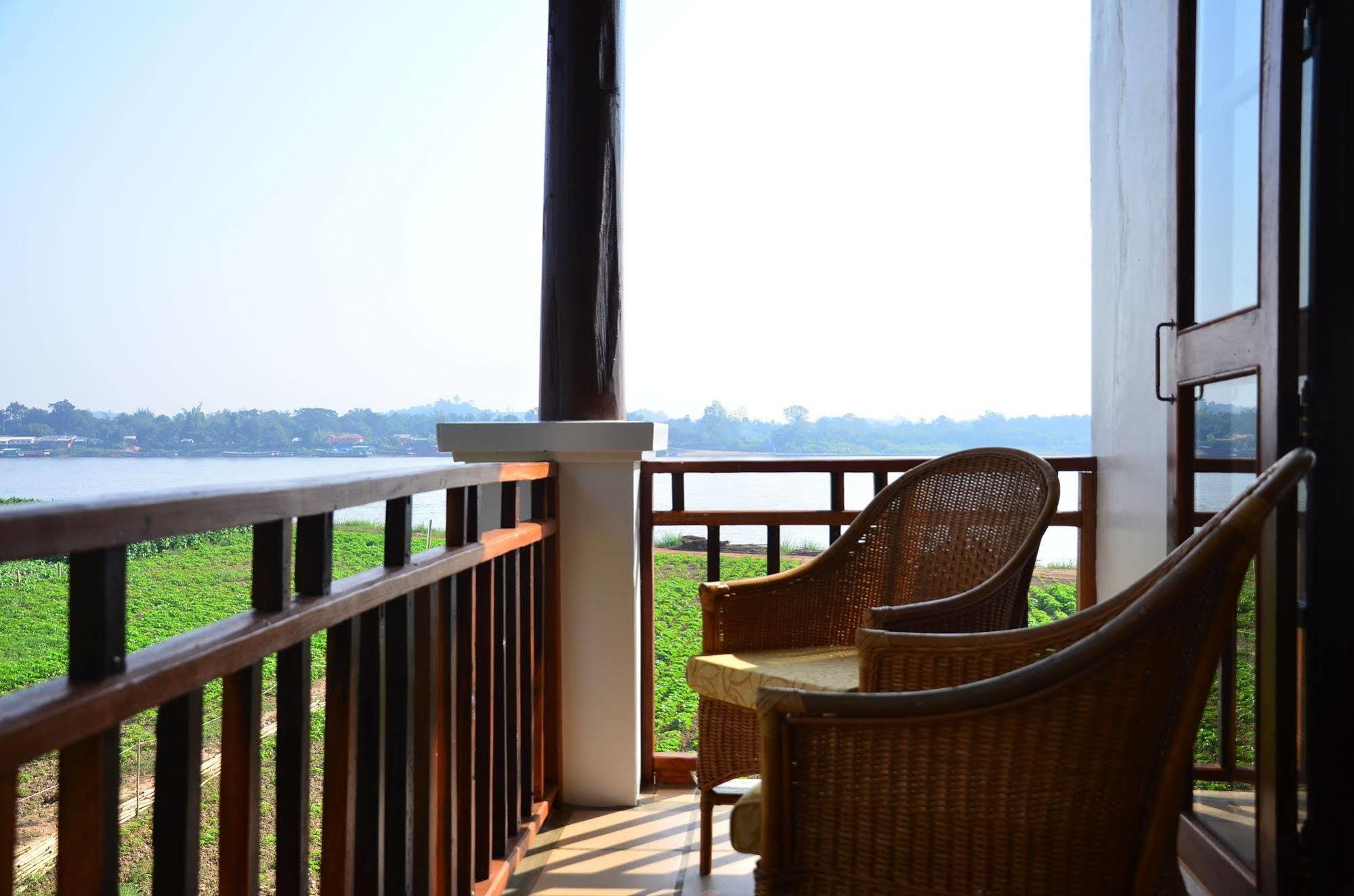 Gin'S Maekhong View Hotell Chiang Saen Exteriör bild
